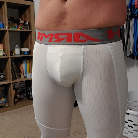 Under Armour Sliding Compression Shorts - Picture 3 of 4